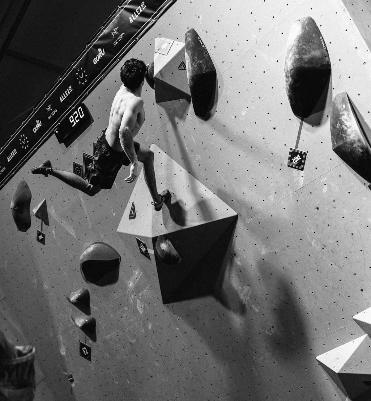 Zach Richardson topping boulder four at the Jackalope Festival Montreal